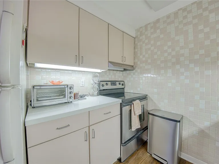 320 Fort Duquesne Blvd #16B — Photo 23