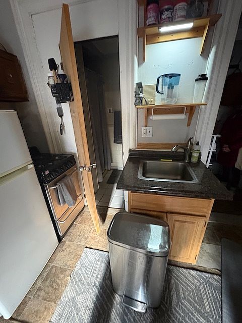 2nd image of 211 Beacon St #3D