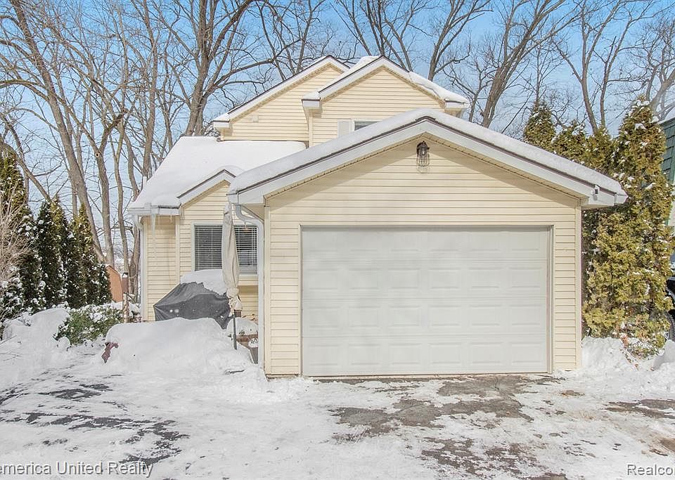 8742 River Valley Rd, Brighton, MI 48116 Zillow