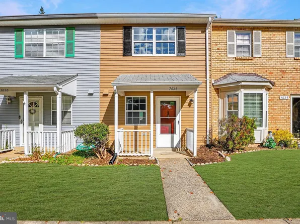 7626 Lee Landing Dr, Falls Church, VA 22043