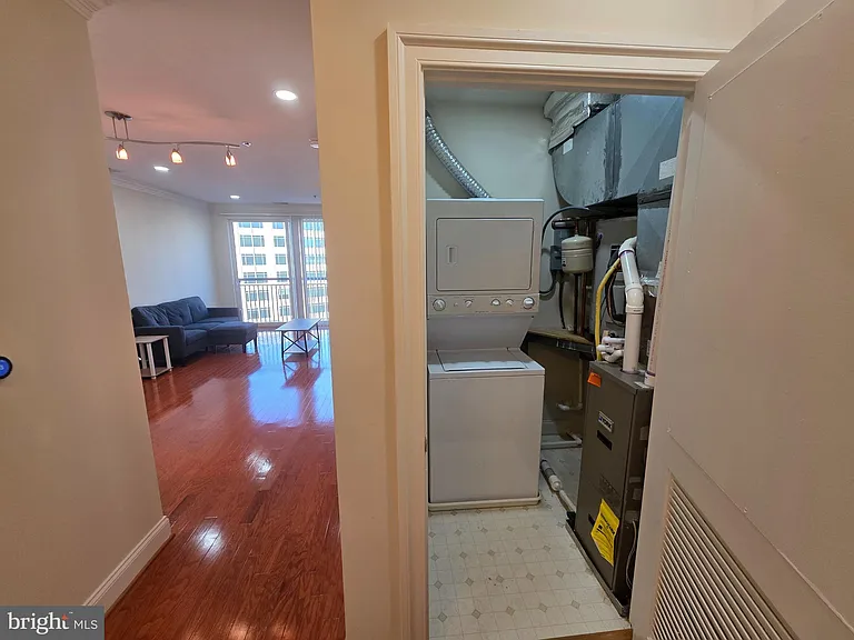 38 Maryland Ave #Penthouse 608 — Photo 27