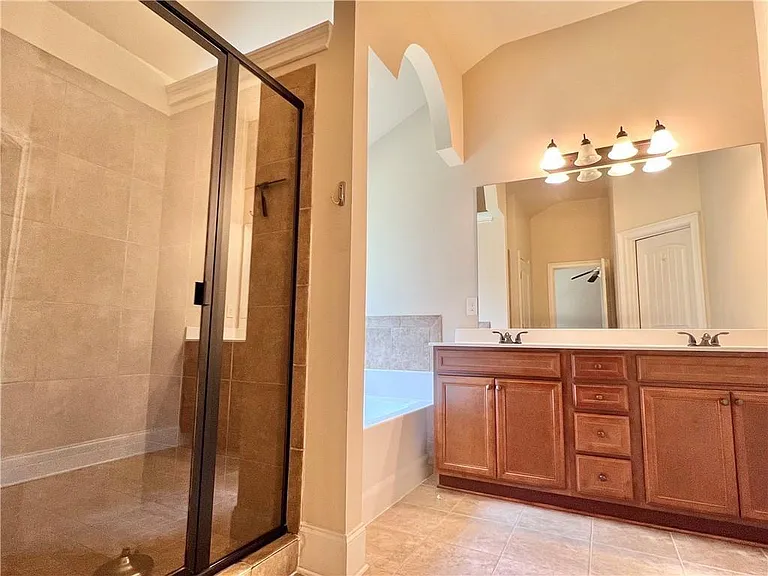 590 Summerstone Ln — Photo 6
