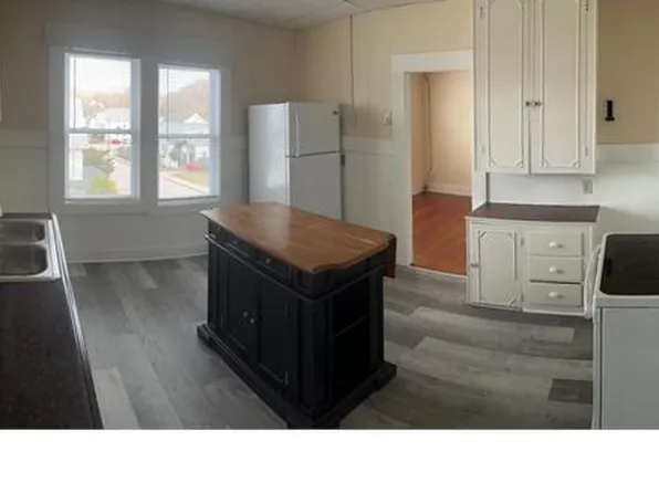 3 Negus St #3R, Webster, MA 01570