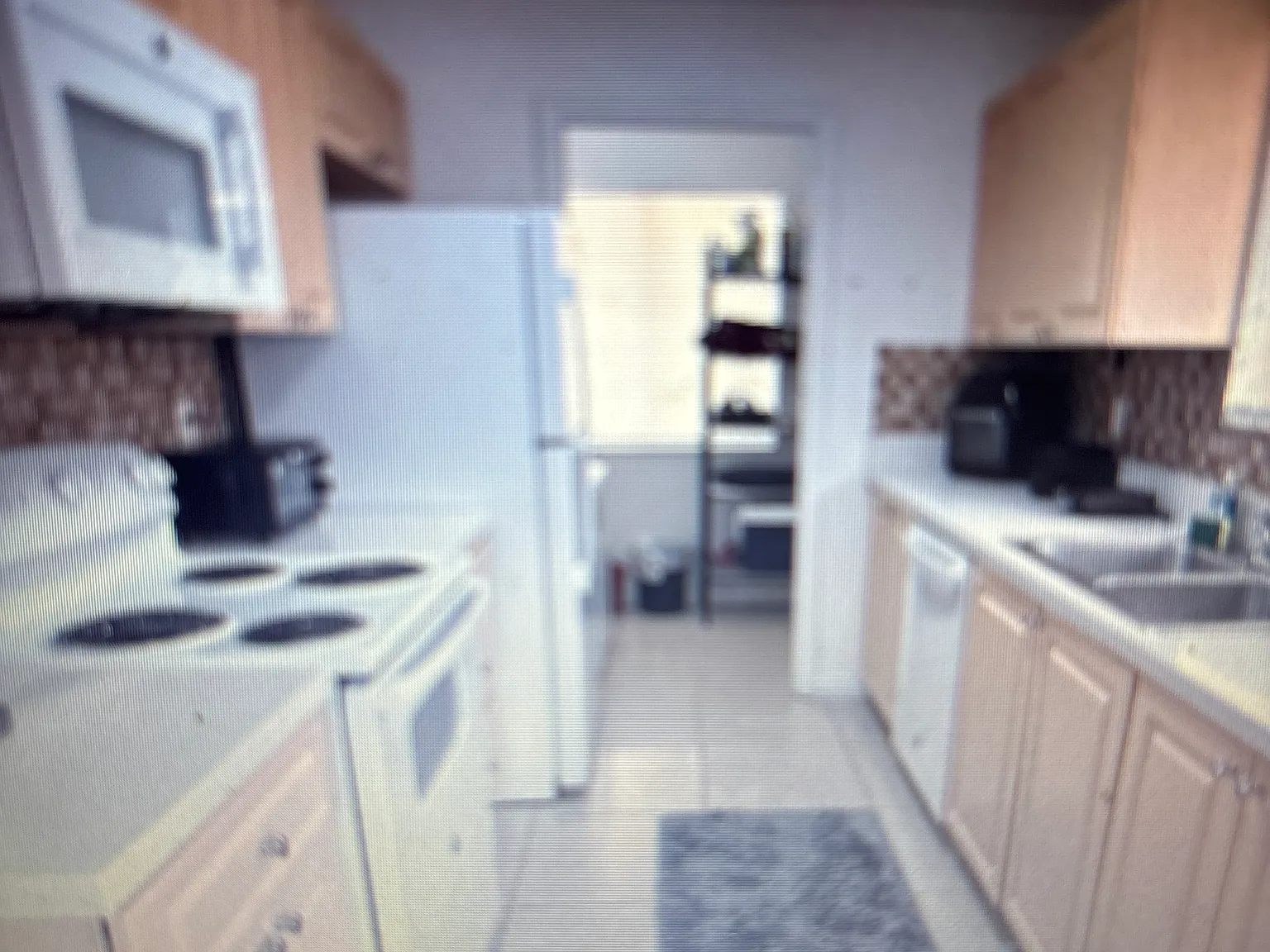 3 bed, 1200 sqft, $2,900 — Photo 2