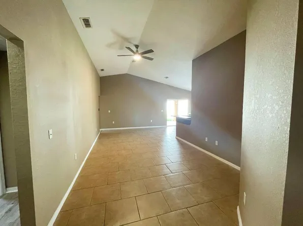 36035 Laguna Hills Cir, Zephyrhills, FL 33541