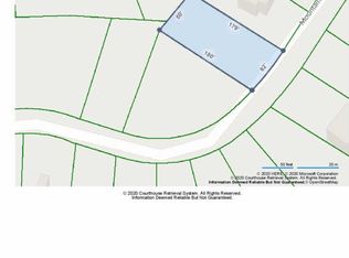 204 Mountain Lake Dr, Dingmans Ferry, PA 18328