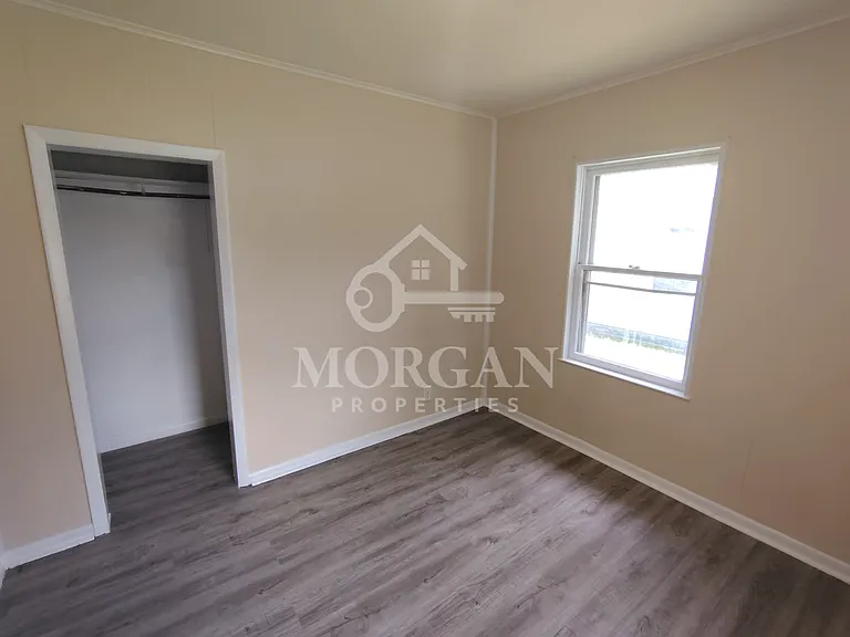 511 E 7th St — Photo 5
