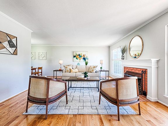 2nd image of 34 Oak Island Circle