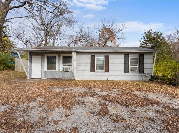 8806 E 55th St, Raytown, MO 64133
