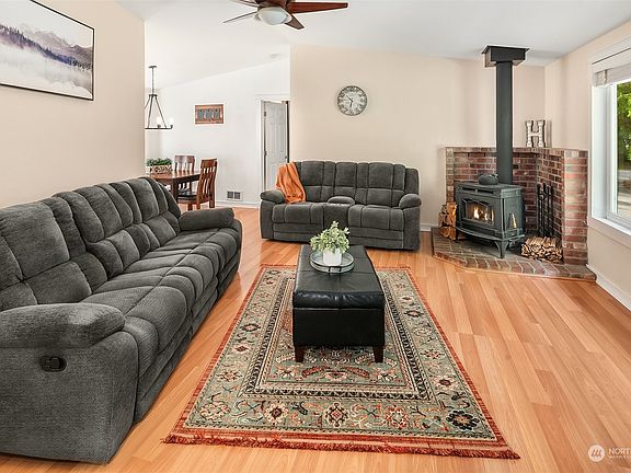 4th image of 3514 364th Avenue SE