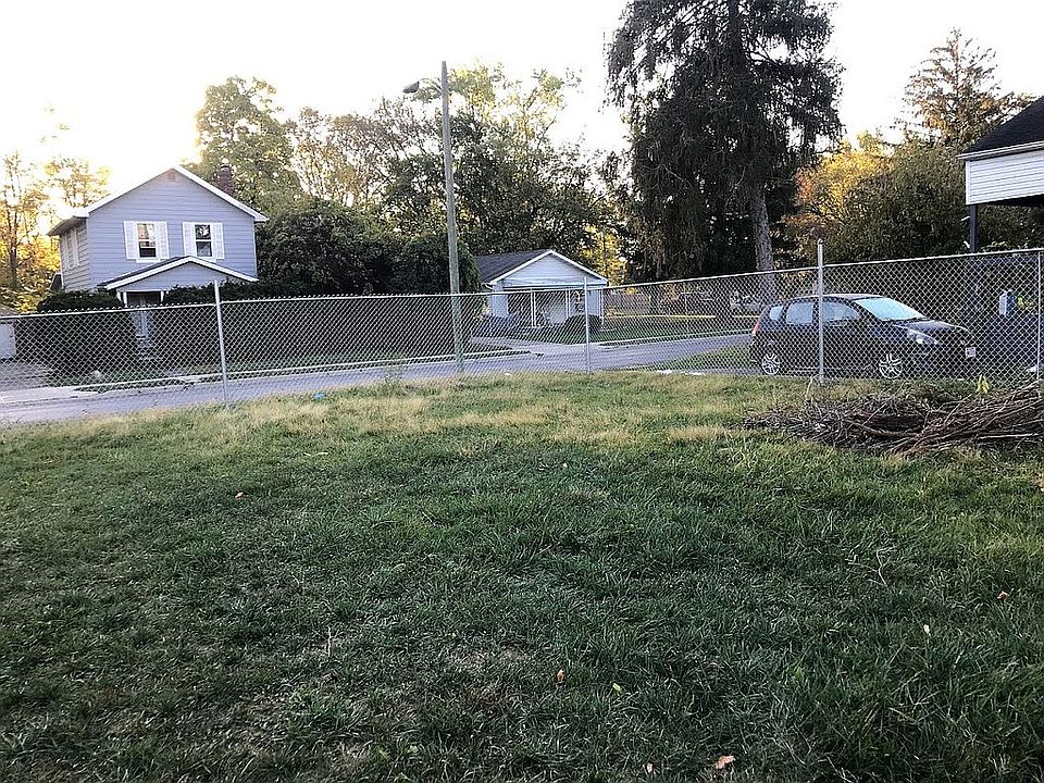 1st image of 2747 Joyce Ave