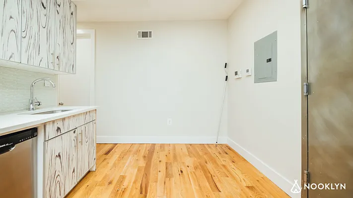 Rented by Nooklyn NYC LLC | media 13