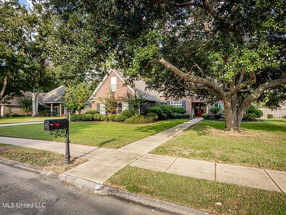 3rd image of 812 Canebrake Dr