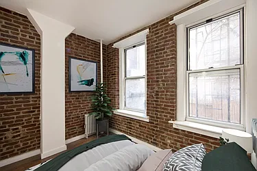 Rented by R New York