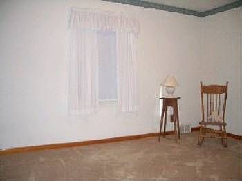 4th image of 2323 W Crescent Ave