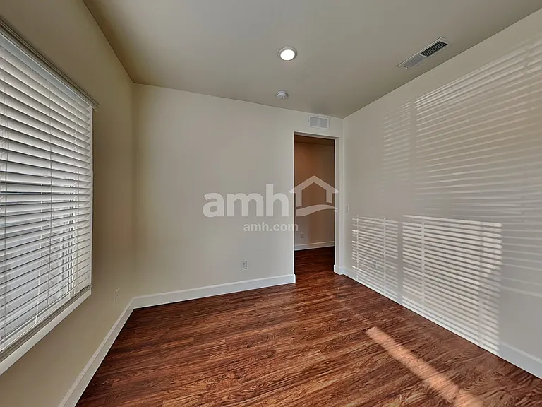 1829 N Montgomery Way — Photo 6