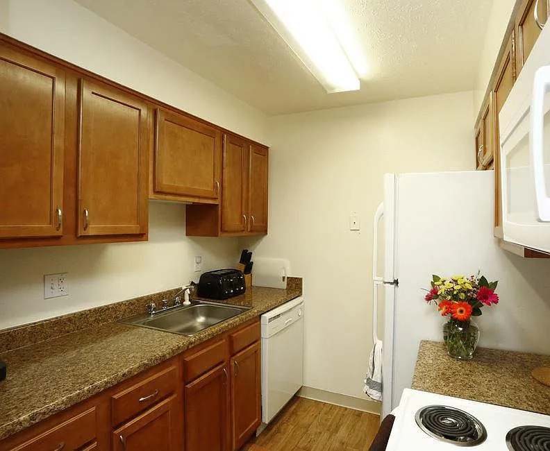 Flatirons Park Apartments — Photo 4