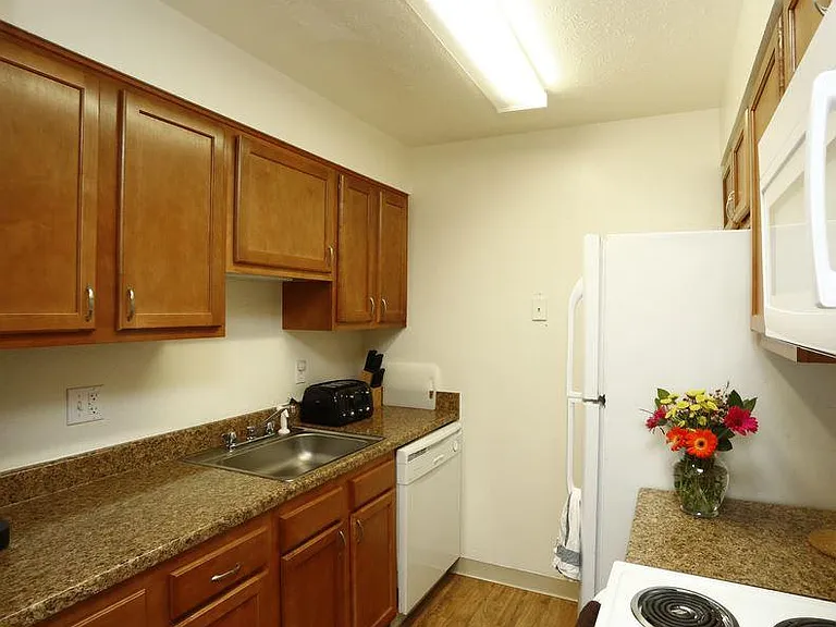 Flatirons Park Apartments — Photo 4