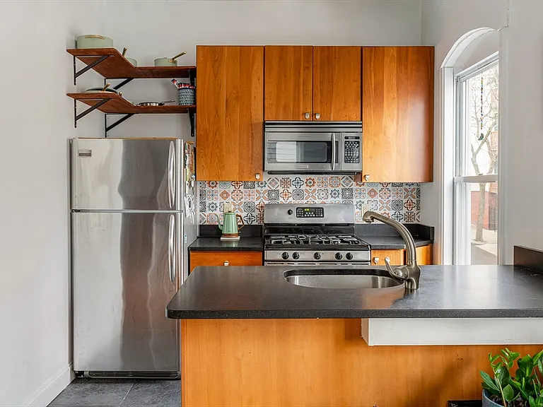 10 Cottage St #2 — Photo 10