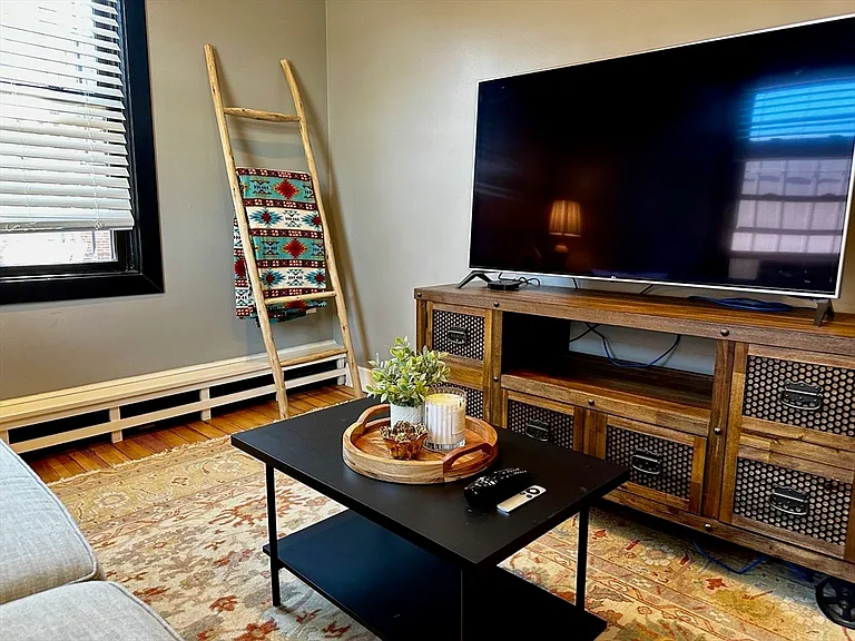 10 Pompeii St #2 — Photo 3