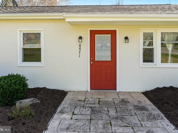 8471 Renalds Ave, Marshall, VA 20115