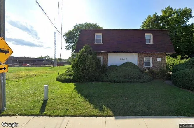 1307 N Richmond Rd #E