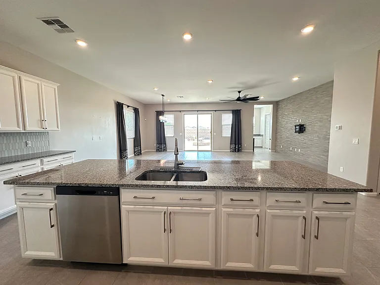 12474 N Appling Ave — Photo 13
