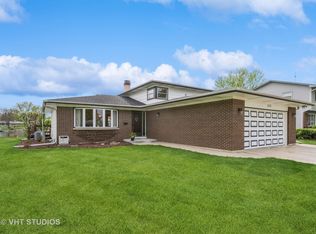 108 Pauline Dr, Elgin, IL 60123