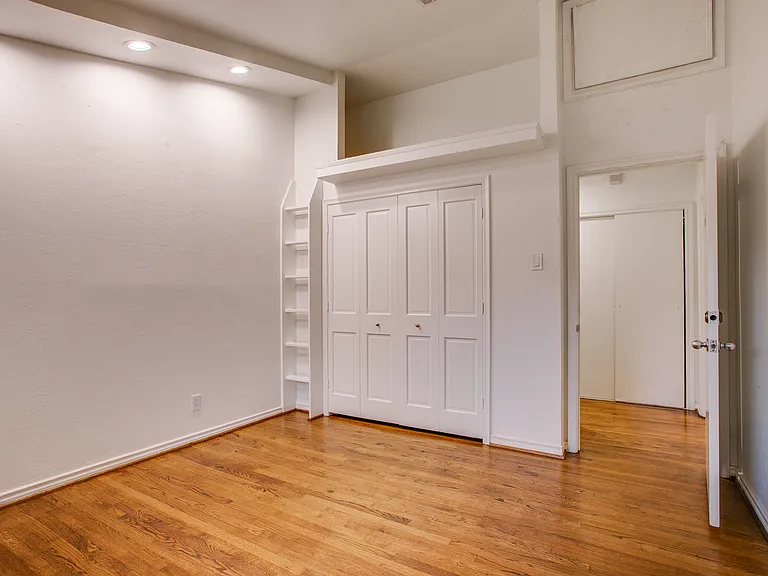5815 Walnut Hill Ln — Photo 38
