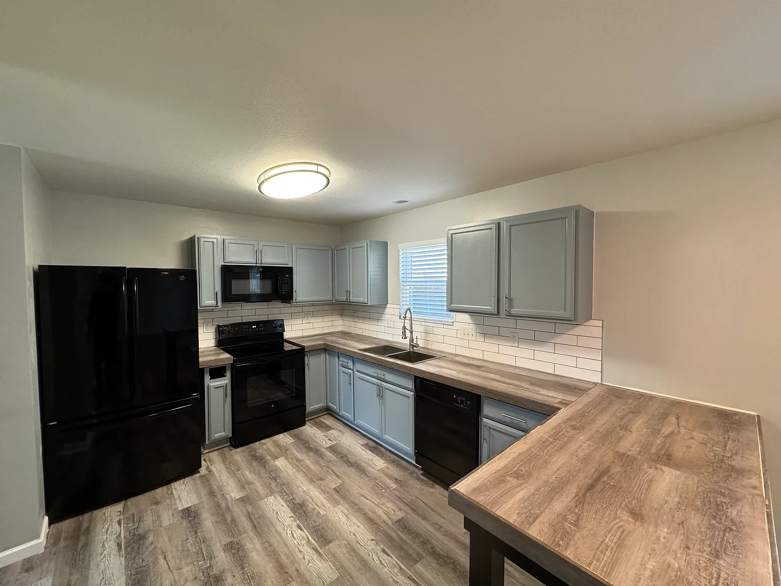 4 bed, 1850 sqft, $1,950 — Photo 3