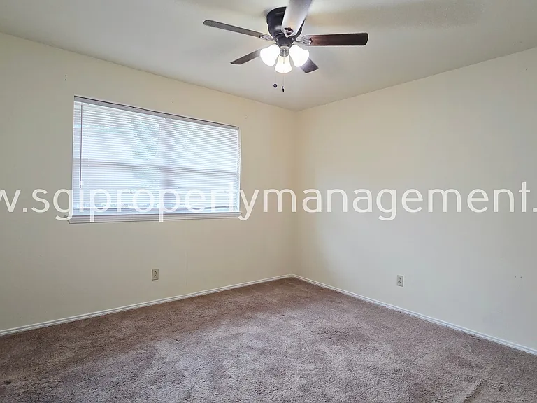 738 Kingswood Ave — Photo 12
