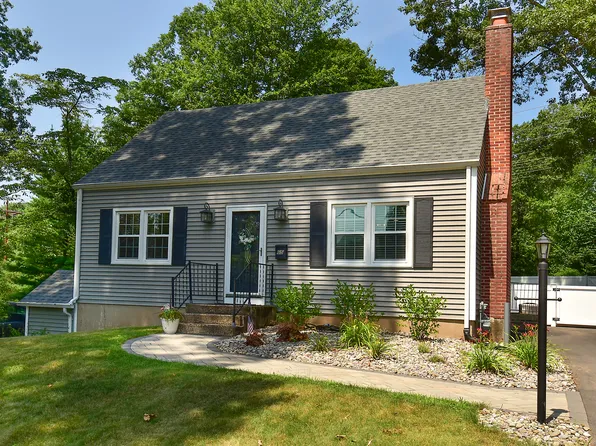 65 Birchcrest Drive, Southington, CT 06489
