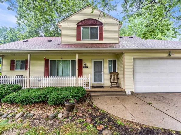6834 Glendale Rd, North Ridgeville, OH 44039
