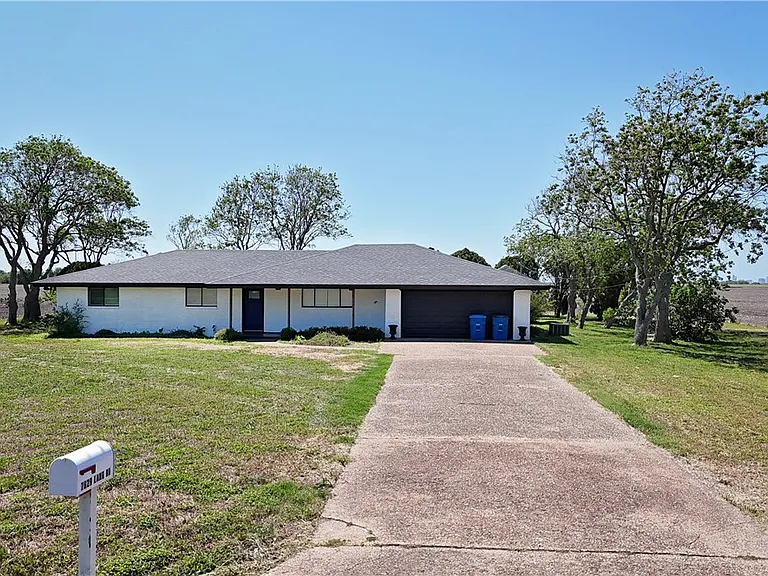 7629 Lang Rd — Photo 32