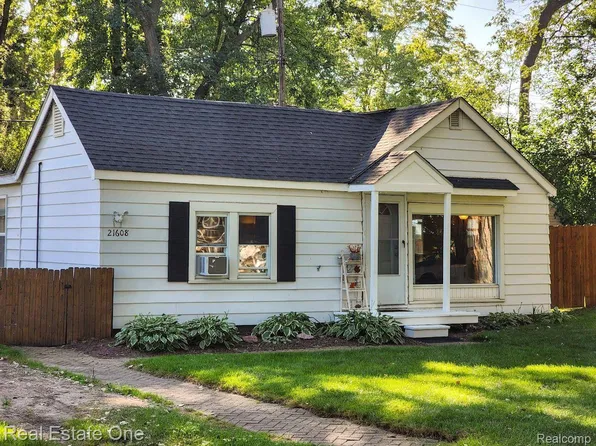 21608 Wheeler St, Farmington Hills, MI 48336