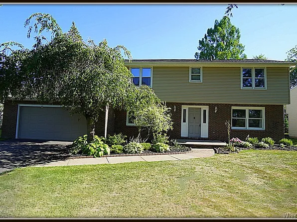 400 Hawthorne Pl, Youngstown, NY 14174