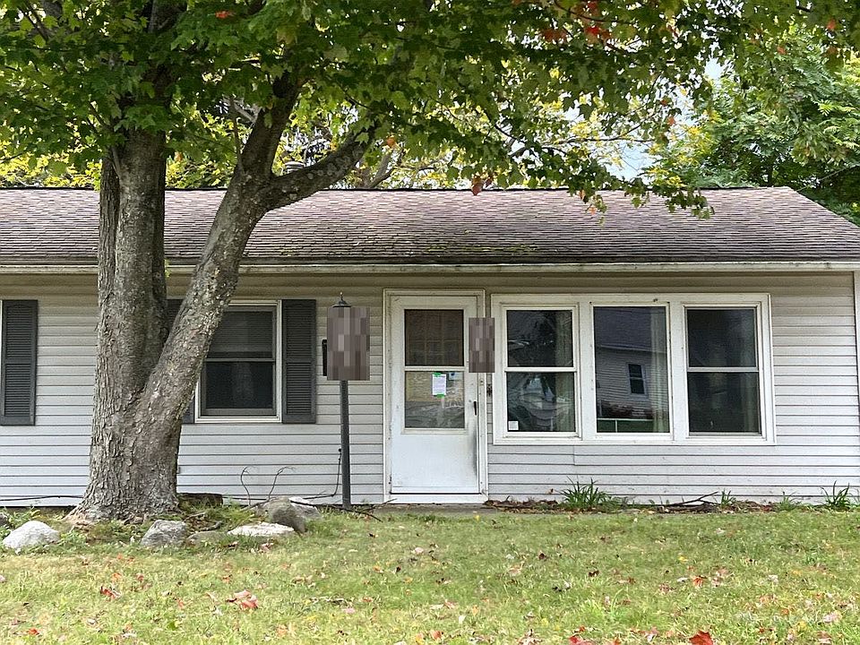 1st image of 228 1st St
