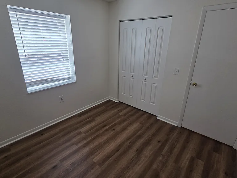 915 Ariana Apartment Community — Photo 13