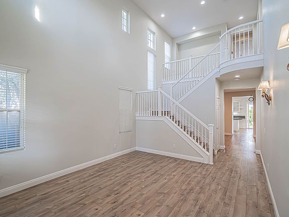 3rd image of 26852 Cottonwood Ct