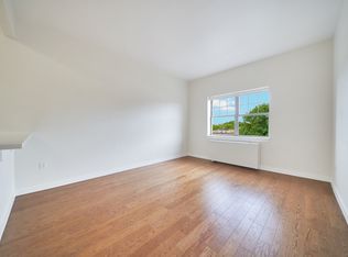 7525 153rd St APT 537, Flushing, NY 11367