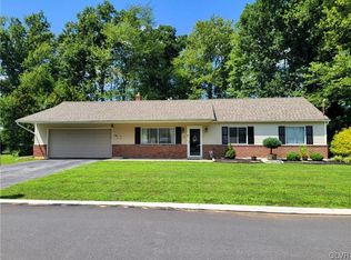 115 W School St, Alburtis, PA 18011