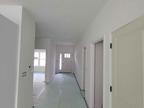 5th image of 2156 Sky Harbor Dr