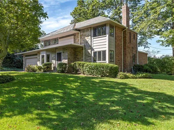 237 Sussex Drive, Manhasset, NY 11030