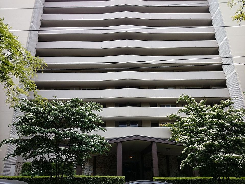 1st image of 525 Belmont Ave E APT 2D
