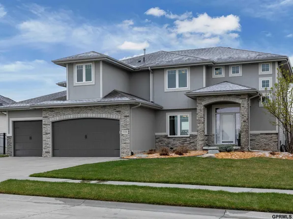 10106 123rd Ave, Papillion, NE 68046