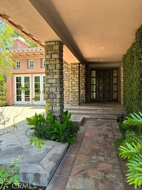 4 bed, 4.5 bath, 4346 sqft, $20,000 — Photo 3