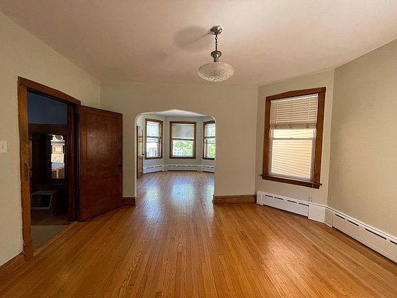 4th image of 2449 W Ainslie St #1