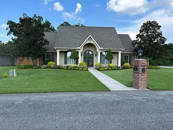 1000 Kern Dr, Breaux Bridge, LA 70517