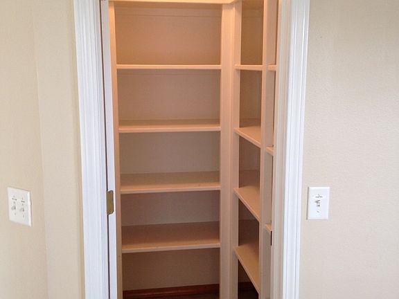 Walk in Pantry