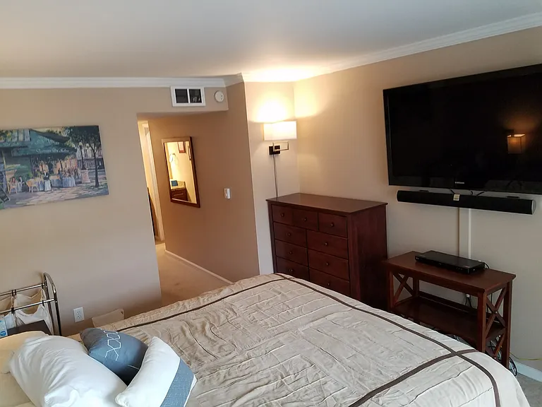 1600 Ardmore Ave #310 — Photo 9